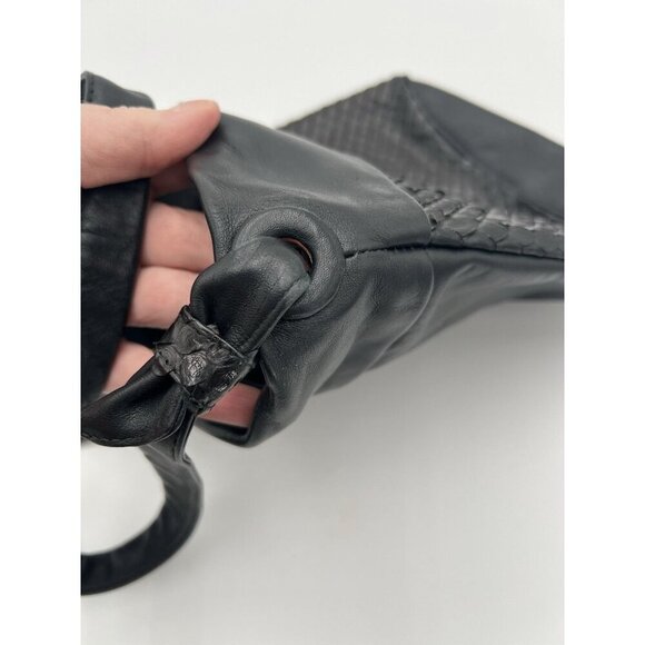 Charles Klein Leathers Black 20" drop Black Shoulder Bag Beautiful Front Detail - Picture 4 of 10